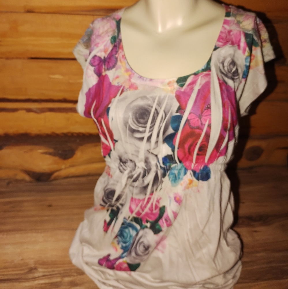 (S) Decree Roses with Lace Top